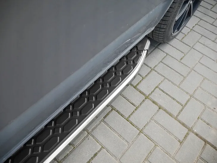 stopnie-boczne-progi-do-ford-explorer-2020-stan-nowy-numer-katalogowy-producenta-chr-2162ns002