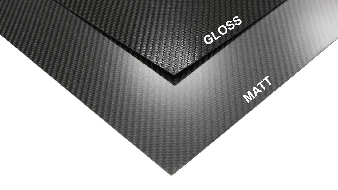plyta-carbon-gloss-50x60cm-3mm