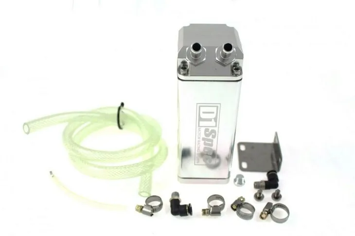 oil-catch-tank-d1spec-15mm-silver-square-stan-nowy-numer-katalogowy-czesci-ds-ot-031