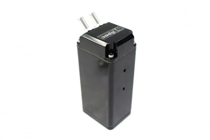 oil-catch-tank-d1spec-9mm-black-square-stan-nowy-numer-katalogowy-czesci-ds-ot-028