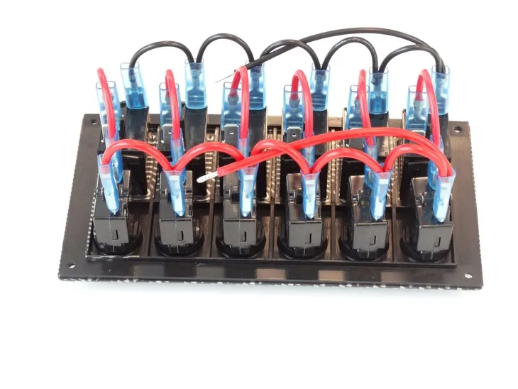 przelaczniki-12-24v-x6-ip68-jakosc-czesci-zgodnie-z-gvo-p-zamiennik-o-jakosci-porownywalnej-do-oryginalu