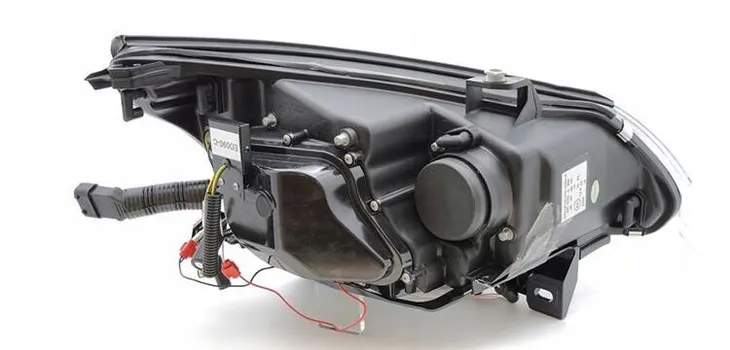 lampy-xenon-black-ringi-ccfl-do-bmw-e60-e61-05-07-jakosc-czesci-zgodnie-z-gvo-p-zamiennik-o-jakosci-porownywalnej-do-oryginalu