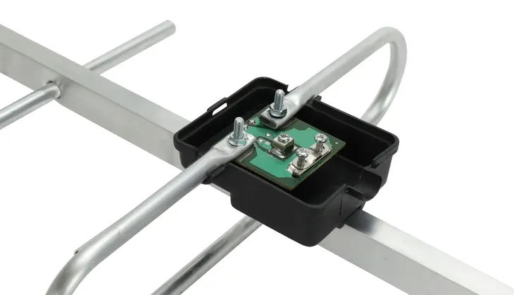 antena-kierunkowa-z-symetryzatorem-dvb-t-dvb-t2-kod-producenta-5901811401244
