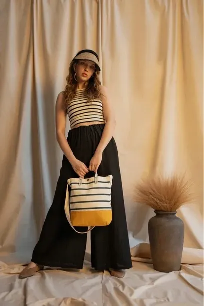 torba-casual-stripes-ecru-wielkosc-duza-mieszczaca-a4