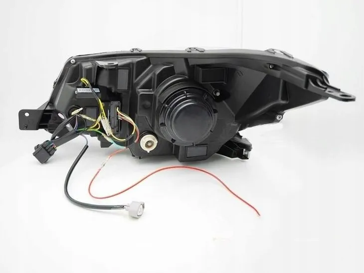 lampy-reflektory-chrome-led-do-subaru-forester-iv-informacje-dodatkowe-zarowki-w-zestawie