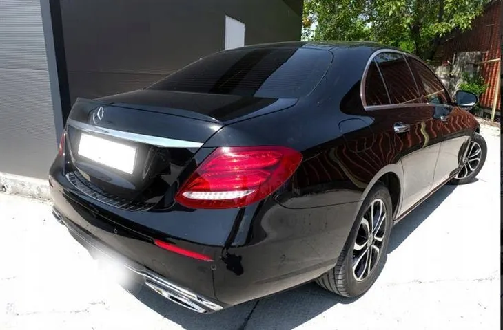spojler-tynej-klapy-do-mercedes-w213-2016-typ-samochodu-samochody-osobowe