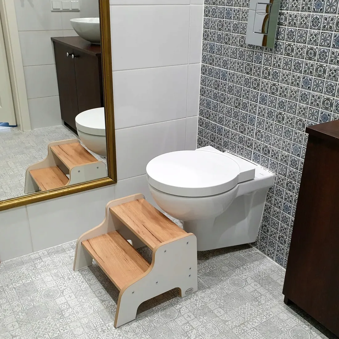 schodki-podest-podnozek-bialo-debowy-sc-310-stan-nowy