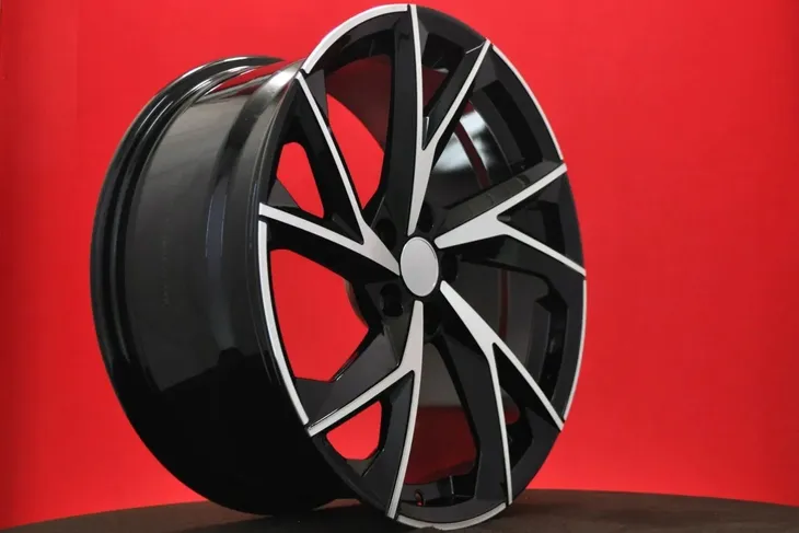 felgi-19-5x112-audi-q8-e-tron-powloka-polysk