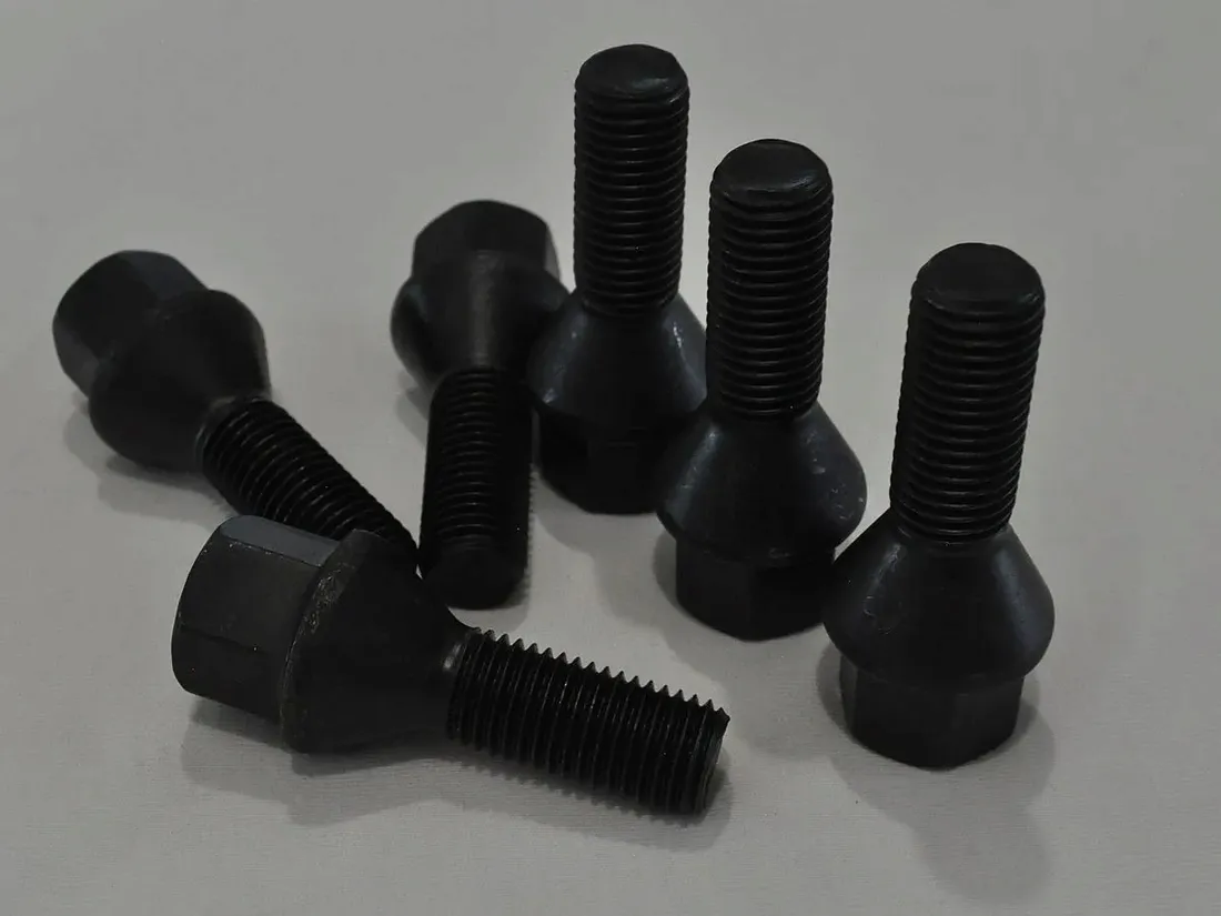 czarne-sruby-do-kol-felg-14-x-15-14x15