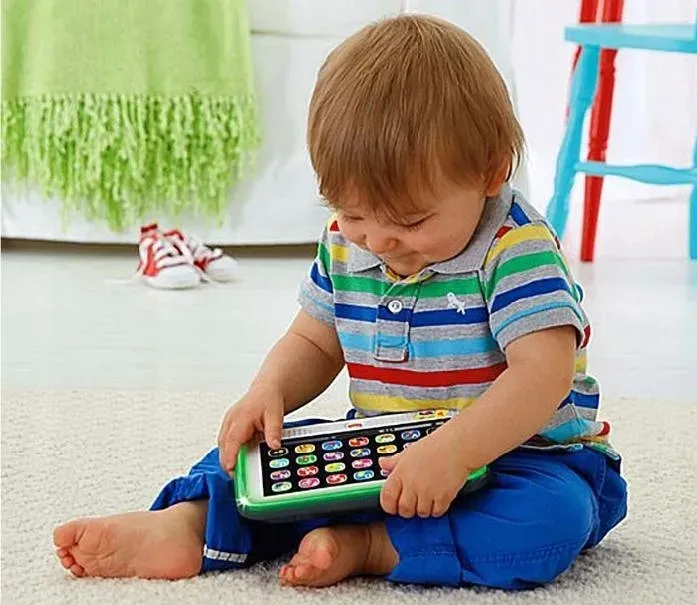 fisher-price-tablet-dla-bobasa-zabawkowy