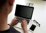 ochrona-przed-podgladaniem-do-ekranu-laptopa-16-stan-nowy-marka-mandm