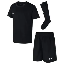 nike-stroj-pilkarski-dzieciecy-komplet-koszulka-spodenki-getry-r-122-128cm