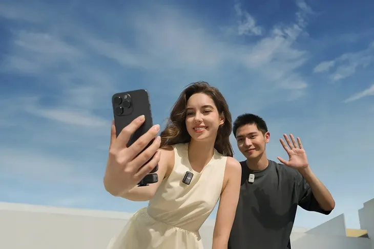 dji-osmo-pocket-3-creator-combo-dji-mic-2-basic-1-tx-1-rx-vlog-combo-funkcje-ekran-dotykowy-mikrofon-nagrywanie-slow-motion