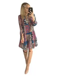 elegancka-sukienka-trapezowa-luzna-dekolt-v