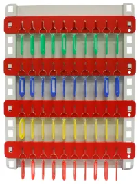 tablica-na-klucze-40-szt-z-zawieszkami-wloska