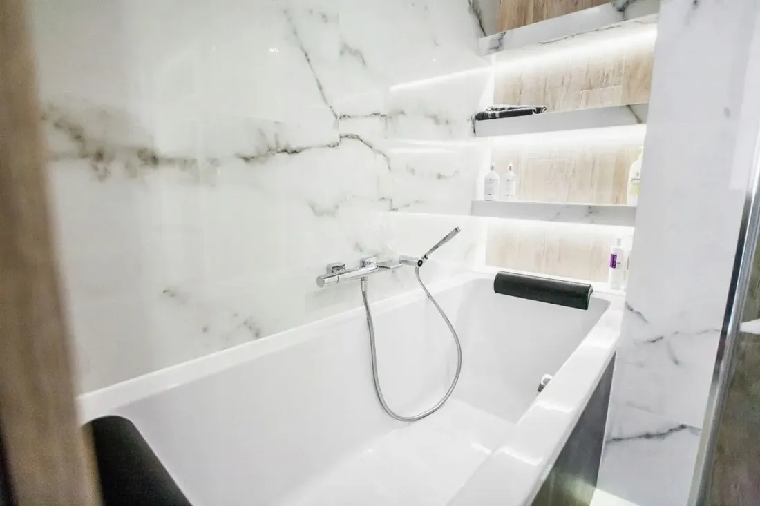plytka-gresowa-carrara-polished-60x120-cm