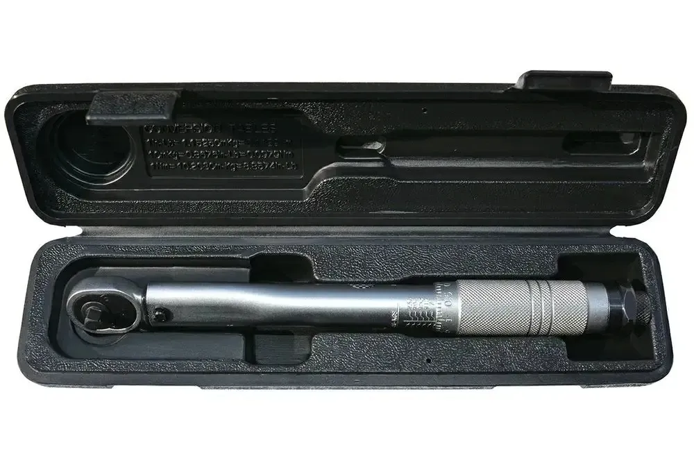 klucz-dynamometryczny-1-2-42-210nm-honiton-stan-nowy