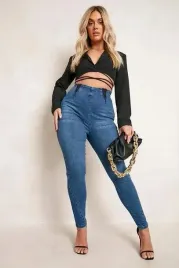 boohoo-niebieskie-elastyczne-spodnie-plus-size-54