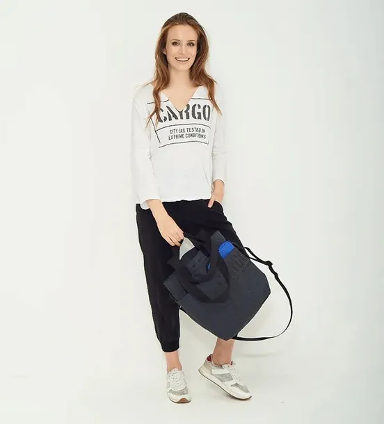 torba-cargobyowee-z-kieszeniami-reflective-medium-wzor-dominujacy-logo