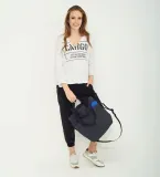 torba-cargobyowee-z-kieszeniami-reflective-medium-wzor-dominujacy-logo