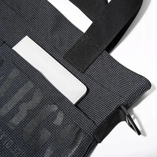 torba-cargobyowee-z-kieszeniami-reflective-small-waga-z-opakowaniem-0-5-kg