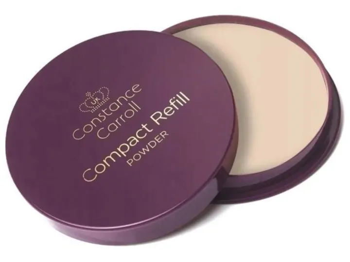 constance-carroll-puder-w-kompakcie-3
