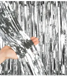 srebrna-kurtyna-dekoracje-tlo-na-sciane-scianka-studniowka-urodziny-chrzest