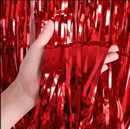 czerwona-kurtyna-tlo-do-zdjec-foto-scianka-zaslona-urodziny-przyjecia