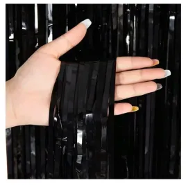 czarna-kurtyna-tlo-do-zdjec-foto-scianka-do-zdjec-urodziny-party-sylwester