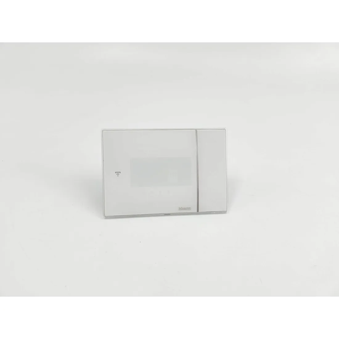 bticino-smarther2-inteligentny-termostat-wi-fi-stan-powystawowy