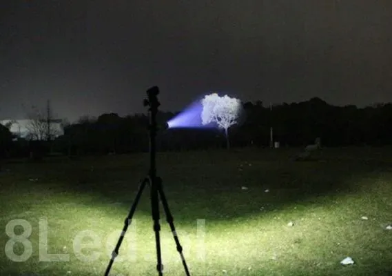 latarka-led-2000lm-6-trybow-pracy-zoom-ladowarka