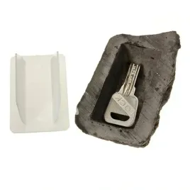 skrytka-na-klucze-imittujaca-kamien-ze-schowkiem-skrytka-klucz