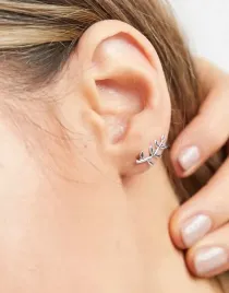 kingsley-ryan-nausznice-ze-wzorem-liscia