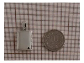 wisior-sekretnik-otwierany-kwadratowy-medalik-gladki-w0580