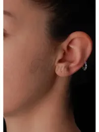 kolczyk-srebrny-na-chrzastke-nausznica-przeklute-ucho-kn155