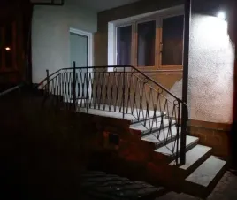 lampa-solarna-z-czujnikiem-ruchu-zimowa-mocna