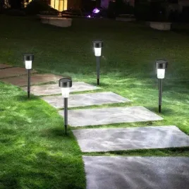lampa-solarna-led-slupek-ogrodowy-wbijany-czarny