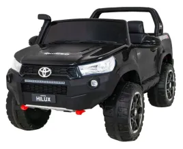 pojazd-toyota-hilux-czarna