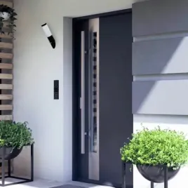 kinkiet-zewnetrzny-z-czujnikiem-ruchu-i-zmierzchu