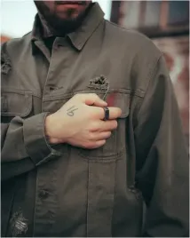 sygnet-meski-srebrny-gladki-prostokatny-oksydowany-czarny-stal-316l