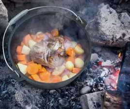 kociolek-zeliwny-garnek-mysliwski-8l-na-ognisko-ciezki-gratis