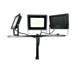 naswietlacz-led-na-statywie-3-x-50w-zimna-germina