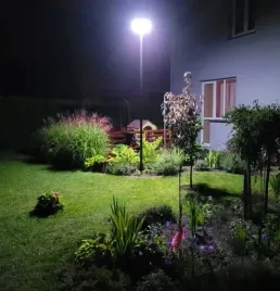 lampa-solarna-latarnia-uliczna-ogrodowa-ufo-czujnik-ruchu-pilot