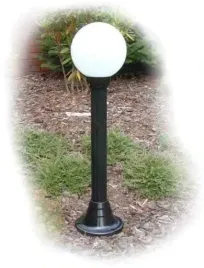 lampa-ogrodowa-slupek-h-90-z-kula-20-klosz-mleczny
