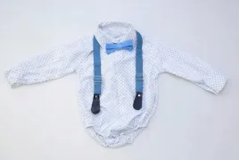 elegancki-zestaw-dziecko-komplet-niemowlecy-spodnie-szelki-body-mucha-r-80