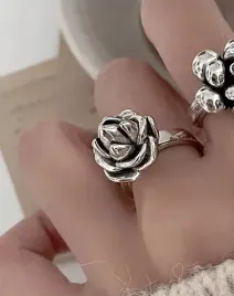 pierscionek-srebrny-kwiat-roza-na-prezent