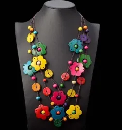 naszyjnik-korale-monety-kwiatki-kolorowy-drewniany-warstwowy