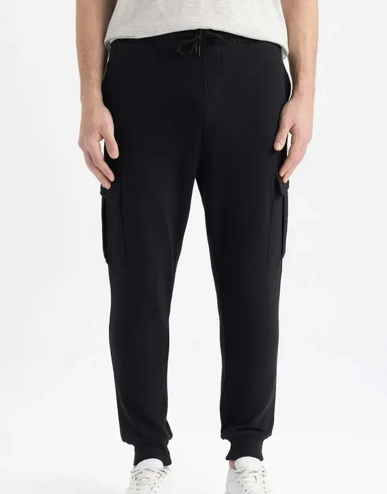 czarne-klasyczne-luzne-spodnie-dresowe-kieszenie-gumka-defacto-m