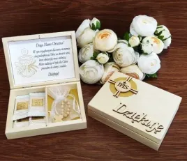 upominek-komunijny-podziekowanie-dla-gosci-i-komunia-swieta-chrzestnej