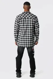 boohoo-spodnie-meskie-z-przetarciami-i-haft-32-dcc